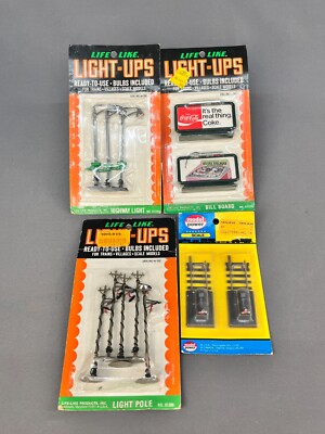 4 Vtg ''LIGHT-UPS'' Coca-Cola & Model Train Bill Boards + Lamp Posts + Track
