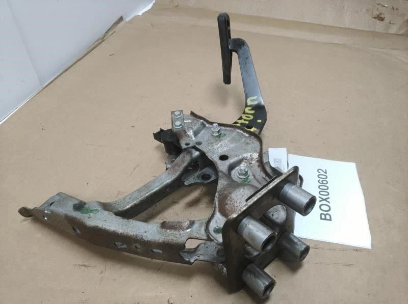 Saturn Outlook XE 2007 montaje de pedal de freno OEM+ Foto 2 de 4