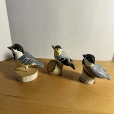 Set Of 3 Hand Carved Hand Painted Chickadees On Birch Tree Stands Artist Signed
