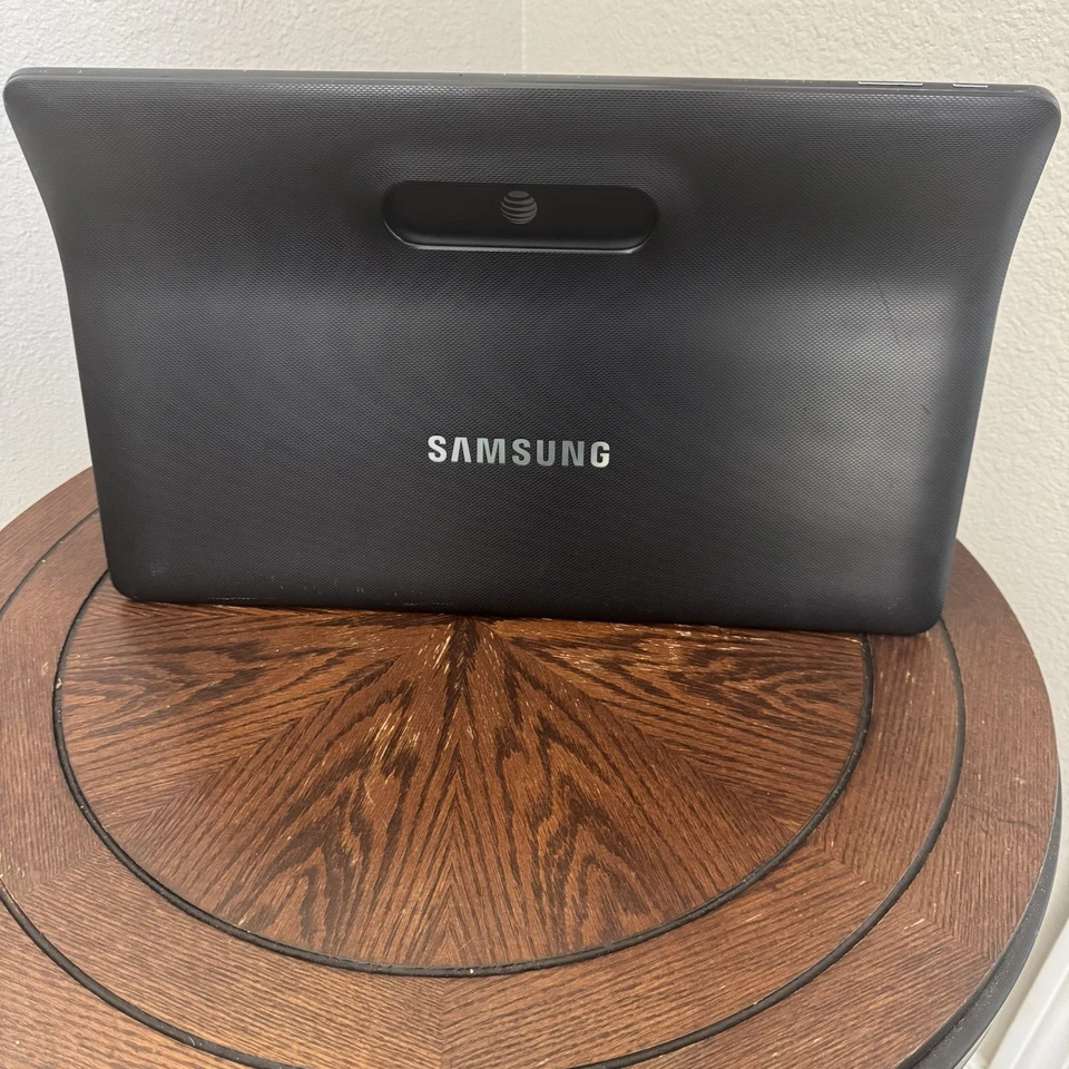 Tablet Samsung Galaxy View SM-T677A 18,4” 32 GB Wi-Fi + LTE AT&T funcionando Foto 3 de 4
