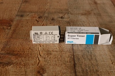 FUJI ELECTRIC ST7P-2 TIMER TIMING 0.1S-10S VOLTAGE 110VAC FAST SHIPPING