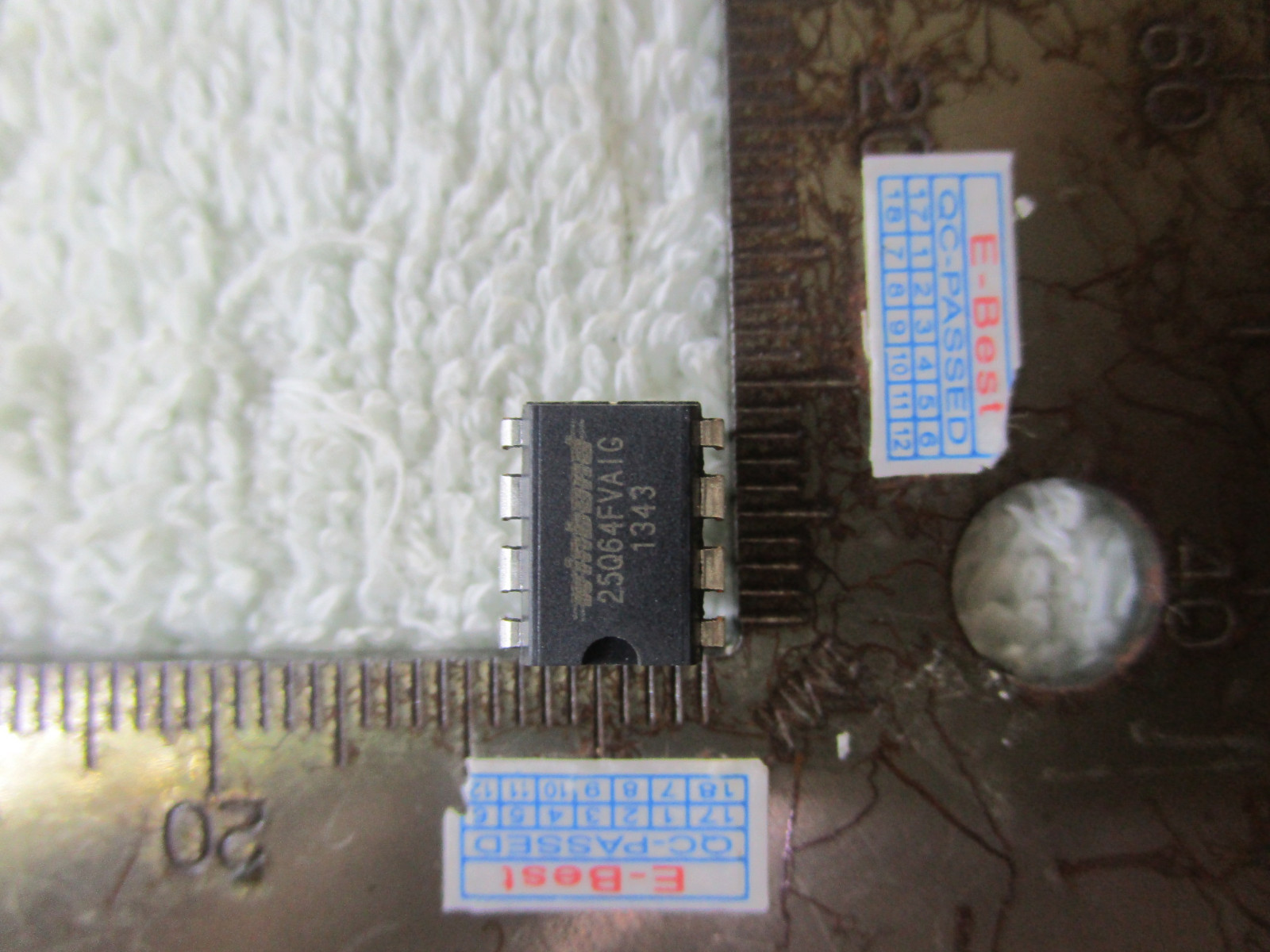 2x 25Q64 W25Q64 25O64FVAIG 25Q64FVA1G 25Q64FVAI6 25Q64FVAIG W25Q64FVAIG ...