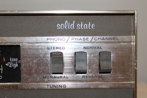 Voice of Music Model 1484-1 - Stereo Tuner Amplifier Solid State - AM FM Phono - Picture 6 of 16