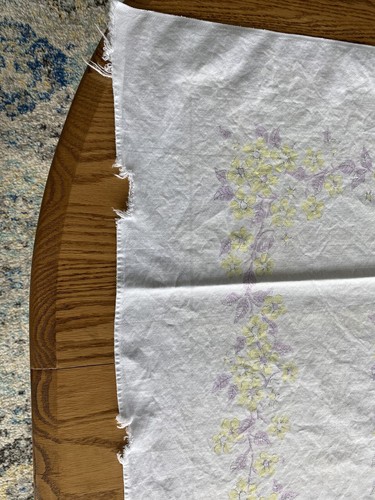 Vintage Tablecloth Light Yellow Floral On White 47" x 46" Cutter - Picture 6 of 9
