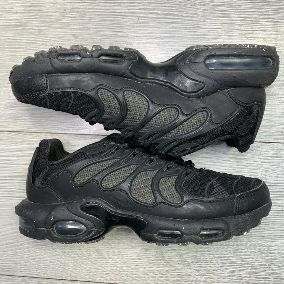 Nike Air Max Plus, photo 2 of 5