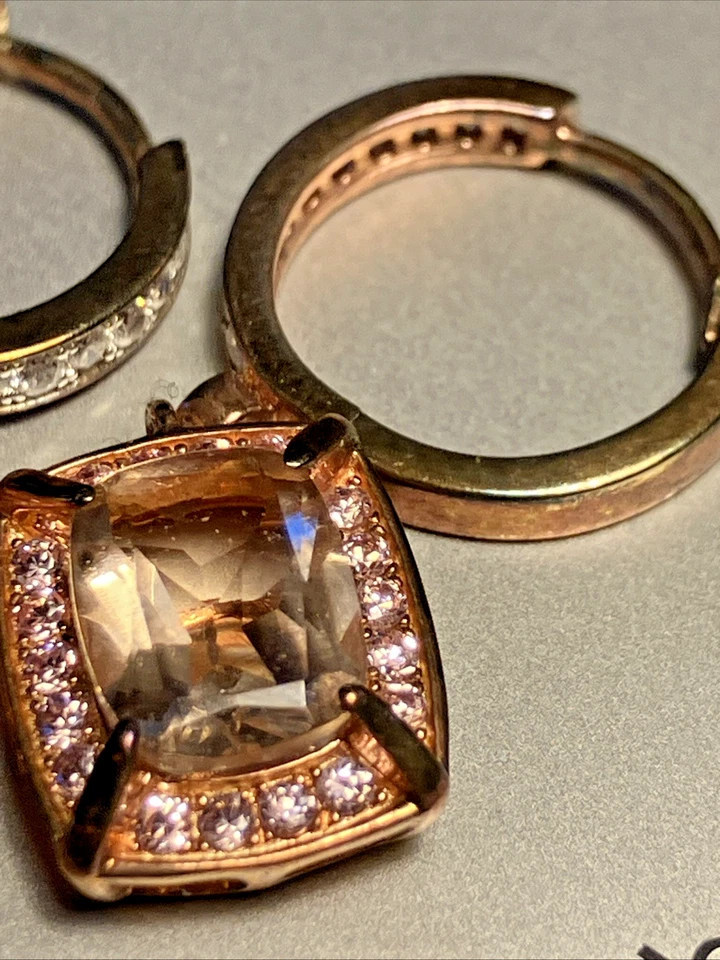 Pendientes de morganita melocotón simulado corte cojín chapados en oro rosa de ley .925 Foto 2 de 4