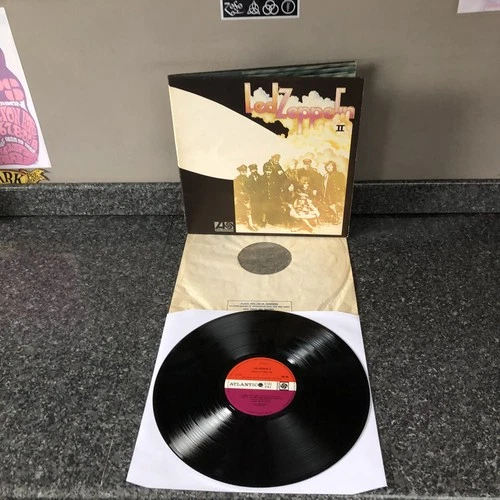 LP VINYL ALBUM LED ZEPPELIN II RED PLUM LABEL 1969 UK 3RD PRESS EX/EX