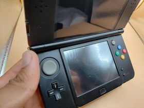 Nintendo New 3DS Black Console with Charger, 4GB SD Card, Bag - No Stylus