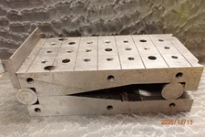 LOT LS182: OLDER MACHINIST ADJUSTABLE ANGLE SINE PLATE JIG FIXTURE TOOLING