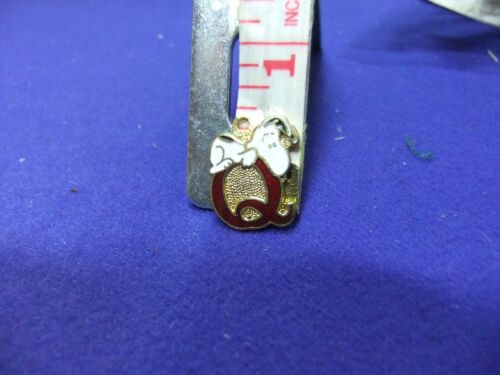 vtg snoopy pendant charm letter initial Q red 1970s peanuts schulz cartoon  - Picture 1 of 2