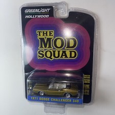 Greenlight Hollywood The Mod Squad 1971 Dodge Challenger  340 Convertible