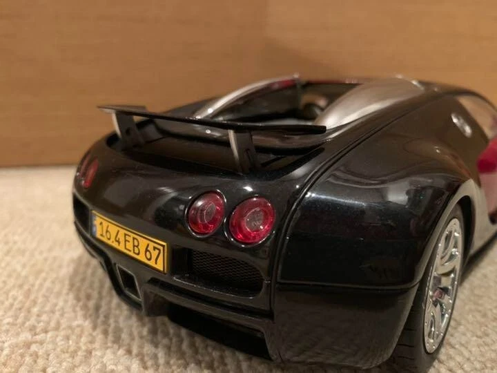 1/18 AUTOart Bugatti Veyron Red Black Without Box From Japan Model Car Minicar - Image 4 of 4