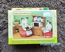 VINTAGE EPOCH SYLVANIAN FAMILIES CUPBOARD WITH OVEN W/ PLATES