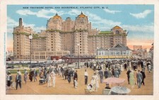 New Jersey Postcards       New TRAYMORE HOTEL and    BOARDWALK  Atlantic City NJ