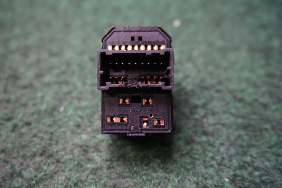 2011 2012 2013 14 15 16 17 NISSAN QUEST LEFT FRONT MIRROR Switch OEM 255701AA0A - Image 4 of 4