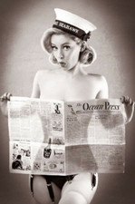 WW II Usa Photo Woman With Newpaper