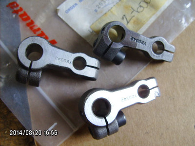 Watson_m Y3490-6 y3122-66 y2888-4 3点 lot of (3) Y20342 lower looper drive lever for YAMATO Z6000 sewing