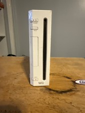 Nintendo Wii RVL-001 512 MB Home Console - White including one Wii-mote