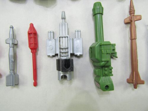VTG GI Joe Accessories Weapons Guns Backpacks Bazookas Missiles Pieces Lot - Picture 3 of 8