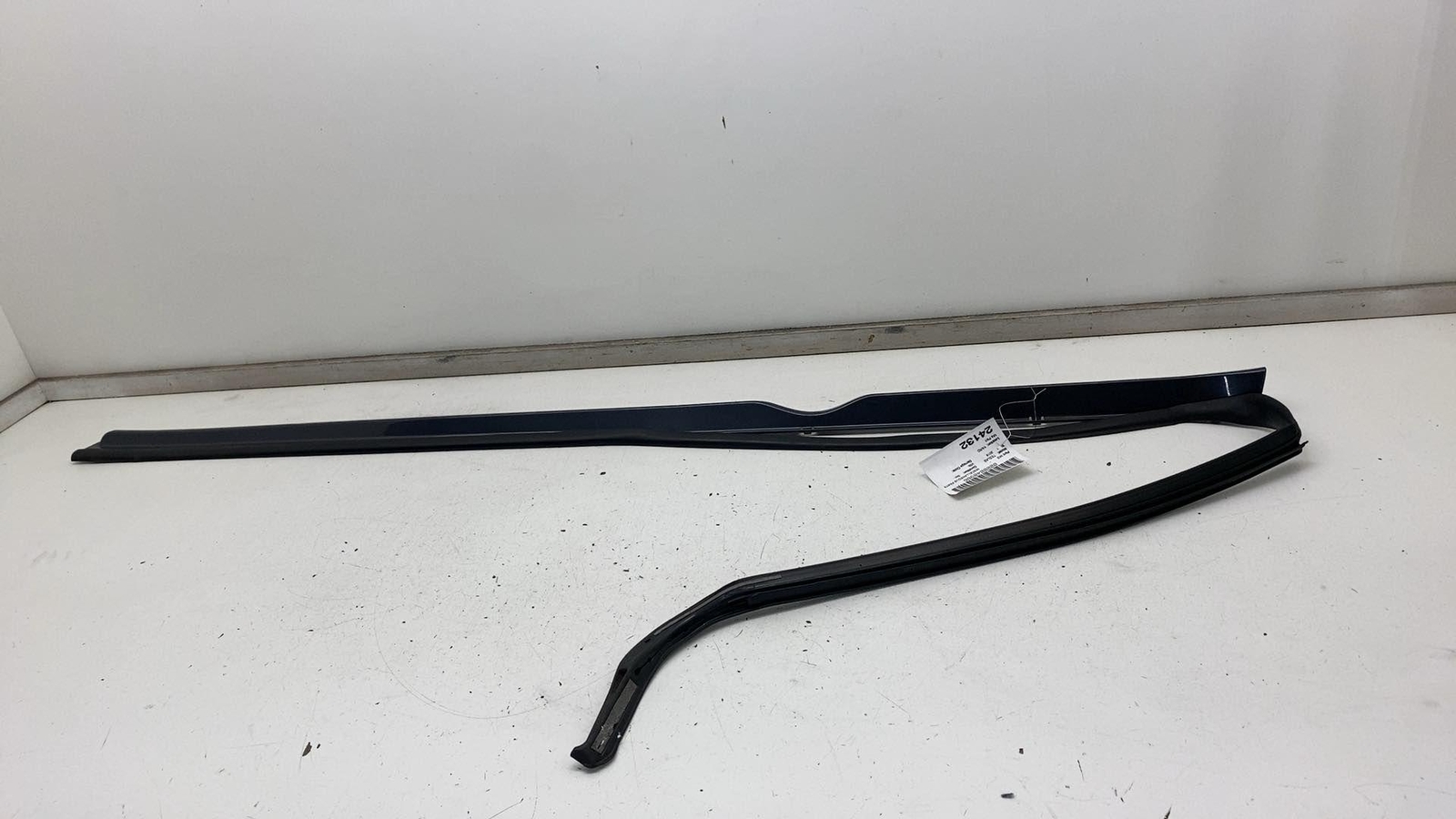 2012-2023 Tesla Model S MS Right Rocker Panel Scuff Plate Molding w/ Rubber Seal