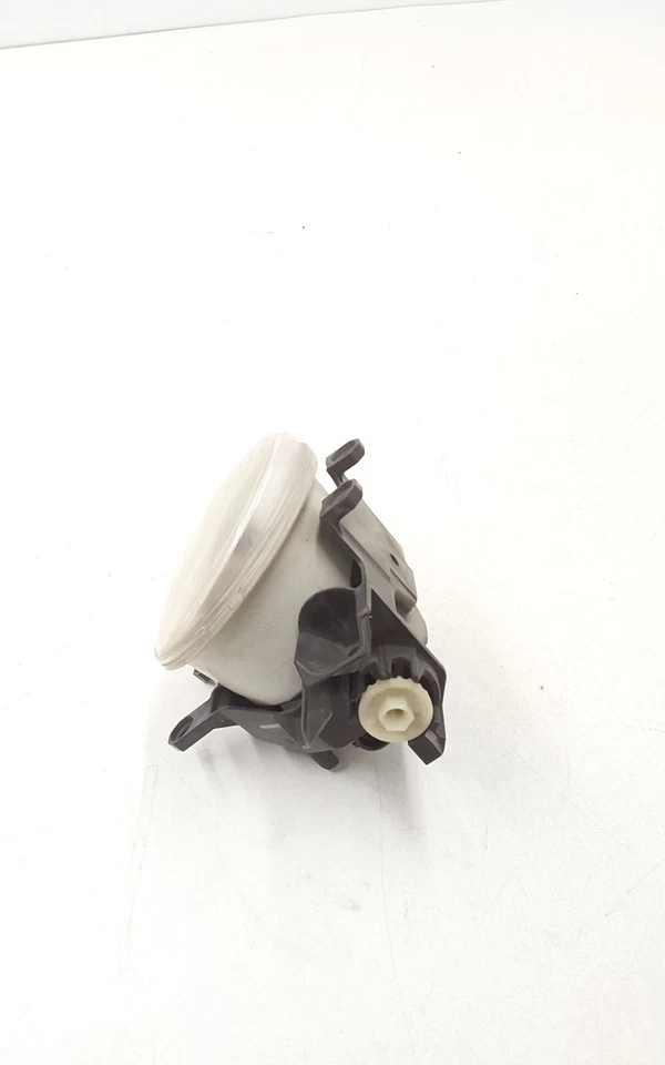 Faro antiniebla lateral derecho Toyota Corolla 2015 OEM 947439 Foto 4 de 4