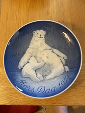 Copenhagen B&G Porcelain Polar Bear and Cubs Plate Mother's Day Dated 1974