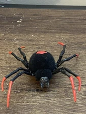 Zuru Robo Alive Crawling Spider Battery Powered Robotic Toy