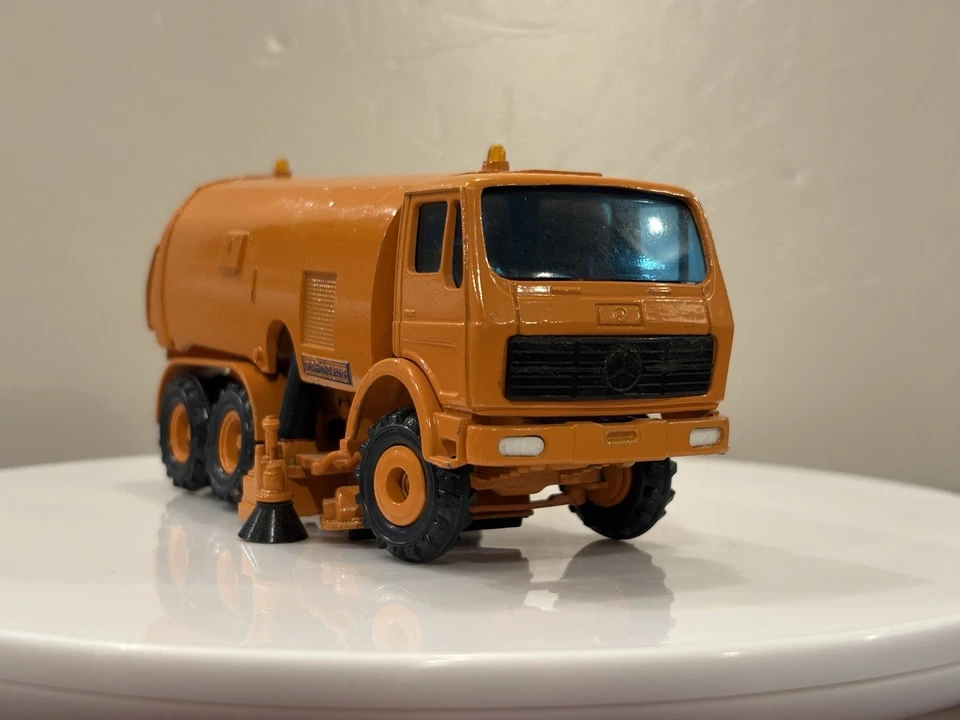 Conrad No. Barredora de calles Mercedes Benz Schorling 3042 1:50 hacer oferta Foto 2 de 4