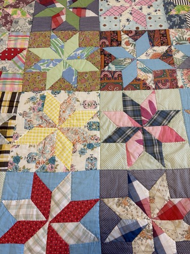 Vintage Handmade Star Block Pattern w/Feed Sack Quilt 83x69 Excellent Cond - Picture 4 of 7