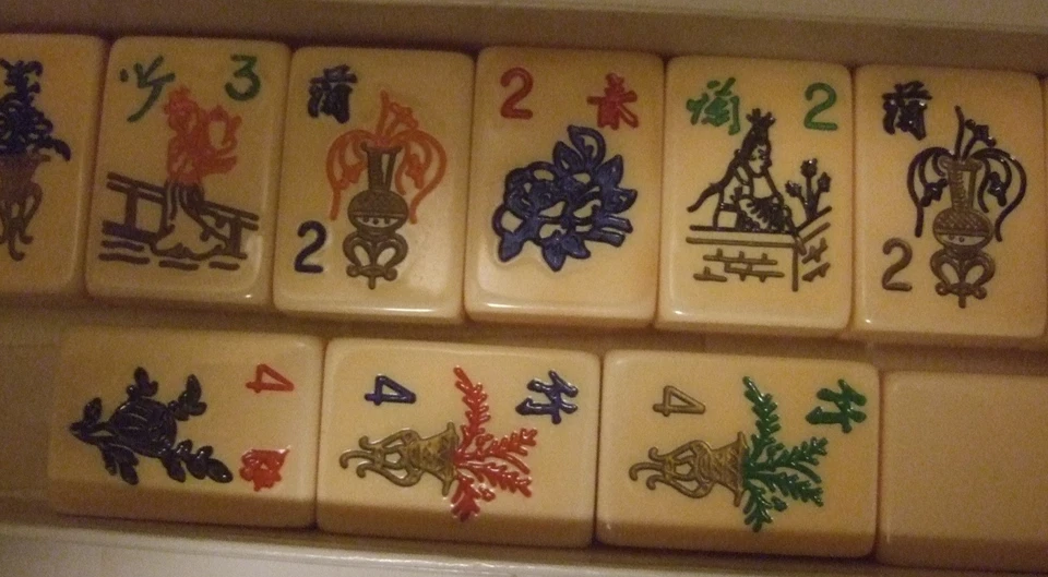 Vintage Mah Jong Tiles Cream Colored Catalin Flowers Mah Jongg 1950's - Image 4 of 4