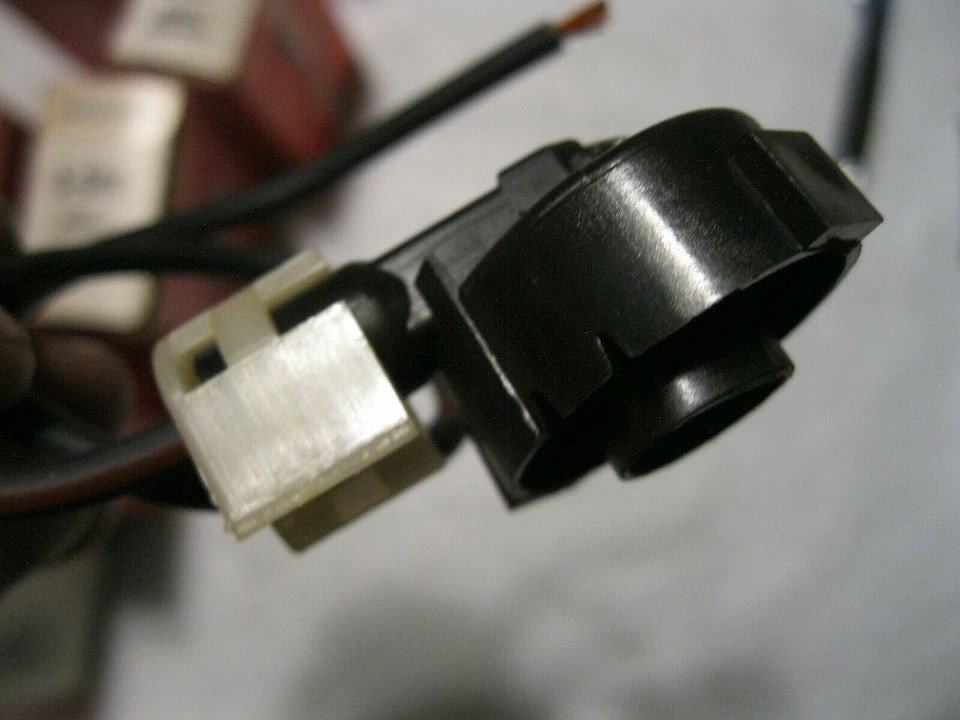 Standard S-580 Pigtail Assembly/Socket Foto 3 de 4