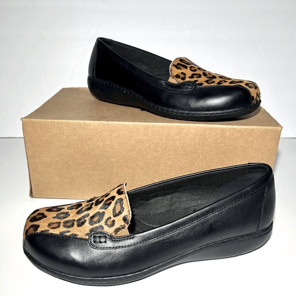 Clarks Bayou Black Leather Leopard Loafers Size: