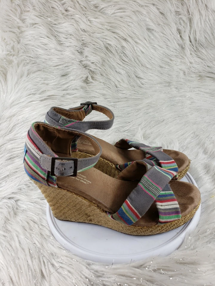 Sandalias TOMS para mujer talla 6 a rayas gris rosa tacón de cuerda cuña correa al tobillo Foto 2 de 4