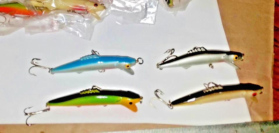 NEW LOT OF 4 Tom Manns DESIGNER Hackleback Bowfin 3.5" Fishing LURE JERKBAIT - Image 2 of 4