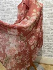 Loose weave scarf wrap pink roses (has larger central pull)  oblong   S1643