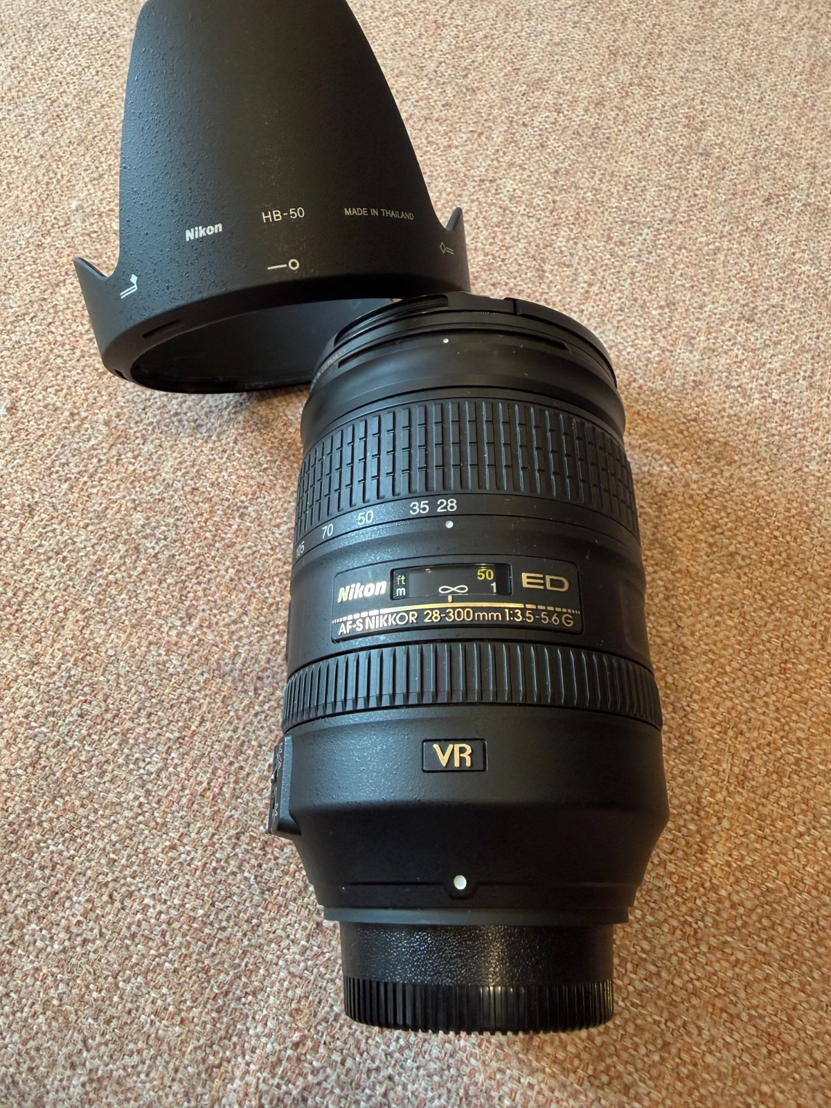 Nikon AF-S FX NIKKOR 28-300mm F/3.5-5.6G ED VR Zoom Lens - Excellent Condition!