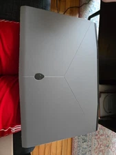 Alienware m17 r2 Laptop, GTX 2060, i7-9750H, 16 gb RAM, 256 gb SSD, with charger