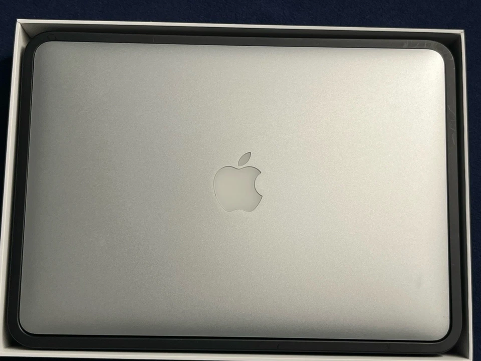 Apple MacBook Air 13 A1466 2015 i5 1,6Ghz 8GB 128GB Erste Wahl - Bild 2 von 4