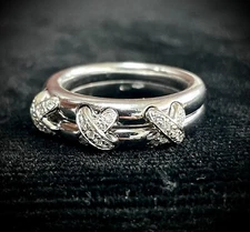 Chaumet 18 Karat White Gold Round Cut Diamond Three Cross Liens Band Ring 6.5