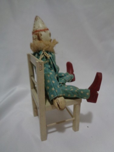 Schoenhut Humpty Dumpty Circus Clown Jointed Wood Toy & Chairs - Picture 11 of 18
