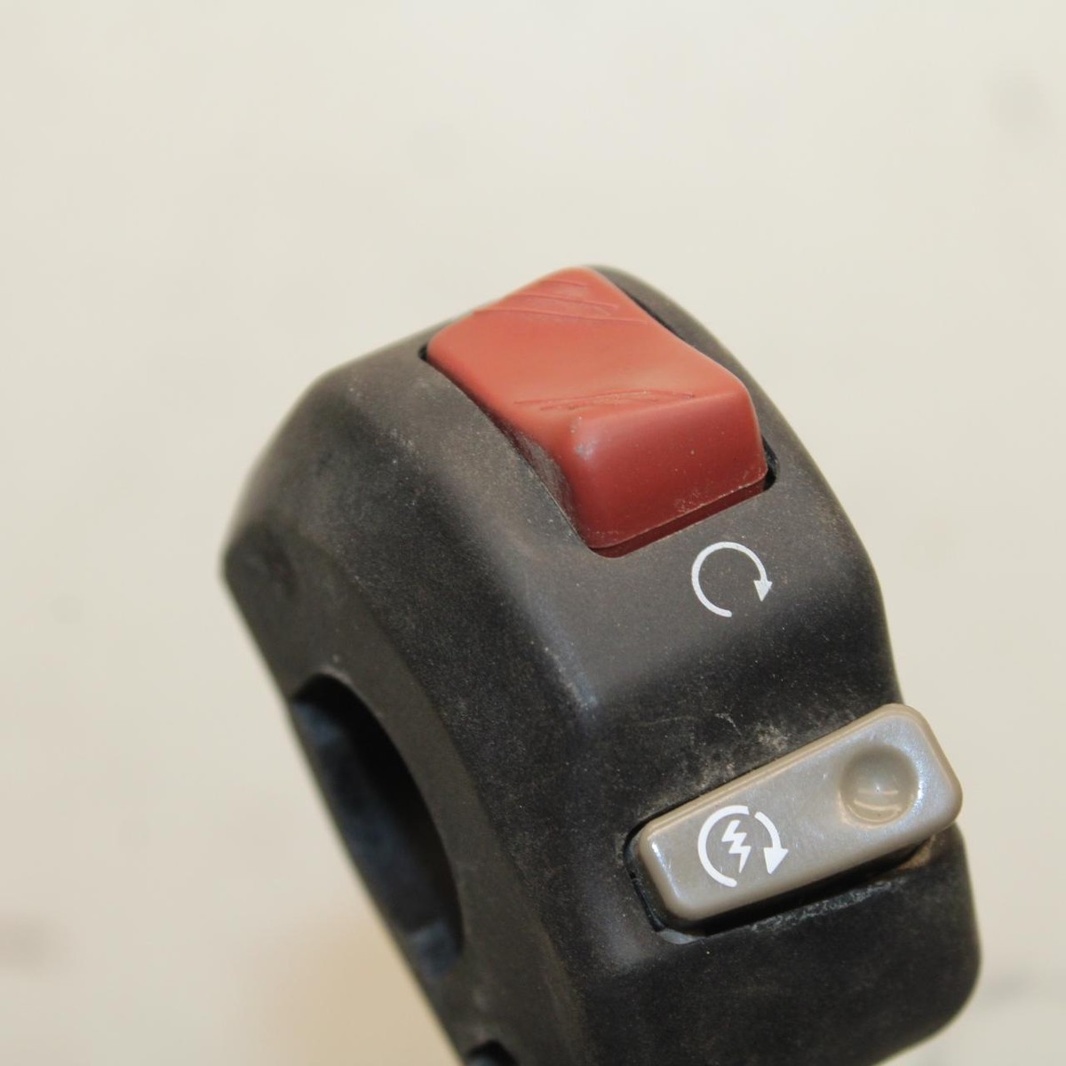 21 KAWASAKI NINJA ZX6R RIGHT CLIP ON HANDLE KILL OFF START SWITCH