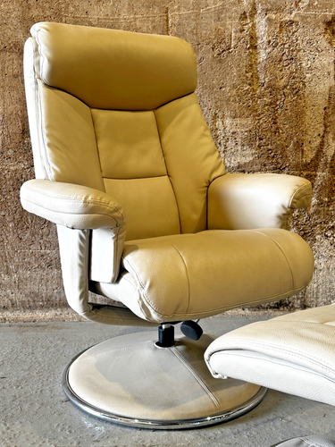 Contemporary Recliner Lounge Chair with Footstool - Picture 5 of 10