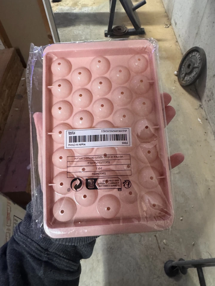 2pcs Ice Ball Maker Mold Mini Round Ice Cube Tray Reuseable With Lid NEW!! - Image 3 of 4