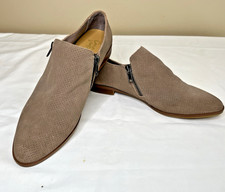 Tan Beige Crown Vintage CRUZ Bootie Shoe Side Zip Low Heel Perforated Suede 8M