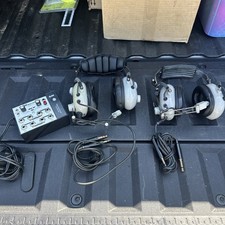 Softcomm International Intercom ATC-4S Aviation Instrument 2- Head Sets