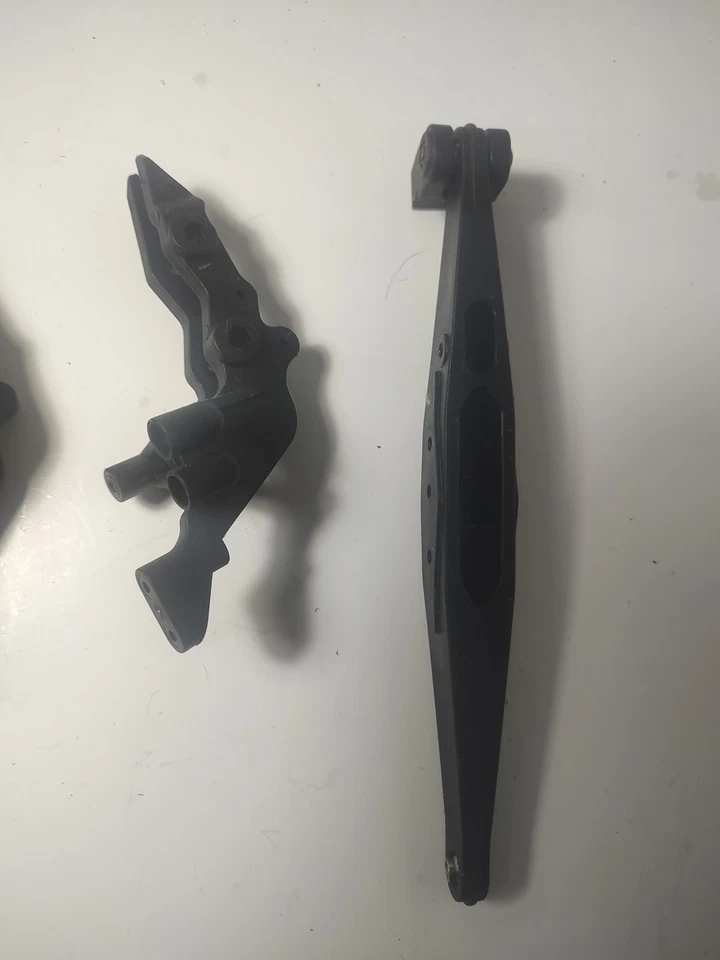 Brazo de enlace de torre con soportes de choque Losi Super Baja Rey Foto 4 de 4