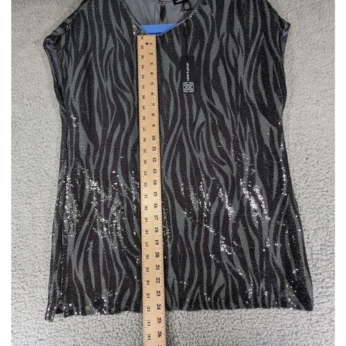 NWT Cable & Gauge Womens Size M Grey Black Zebra Print Cap Sleeve Sequin Blouse - Picture 6 of 6