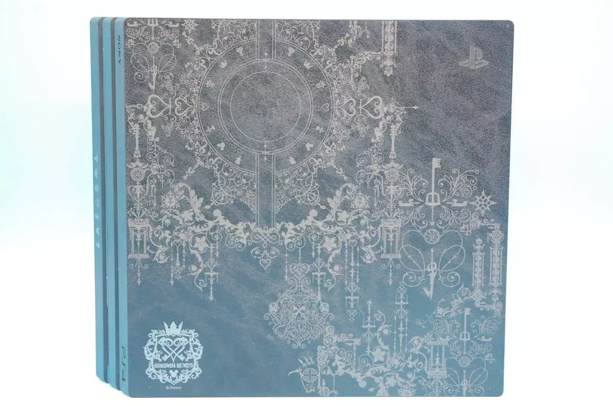 Consola PS4 KINGDOM HEARTS III EDICIÓN LIMITADA Pro 1 TB accesorios completos [C Consola PS4 KINGDOM HEARTS III EDICIÓN LIMITADA Pro 1 TB accesorios completos [C