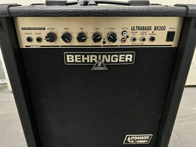 BEHRINGER UltraBass BX300 Bass Amplifier DYNAMIZER Explosive Punch