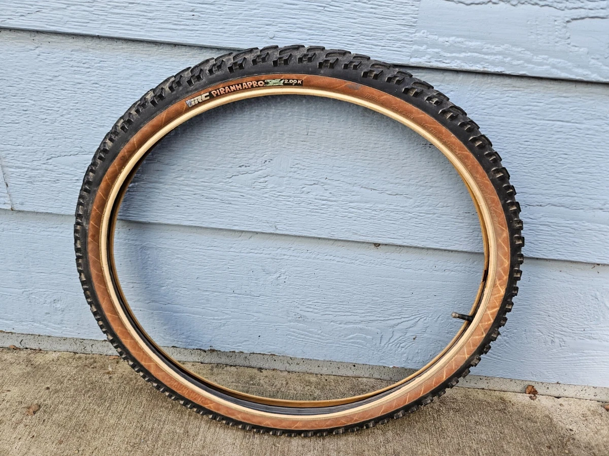 IRC ピラニアPRO FRONT IRC Piranha Pro 26 x 2.0 Mountain Bike Tire Vintage NOS